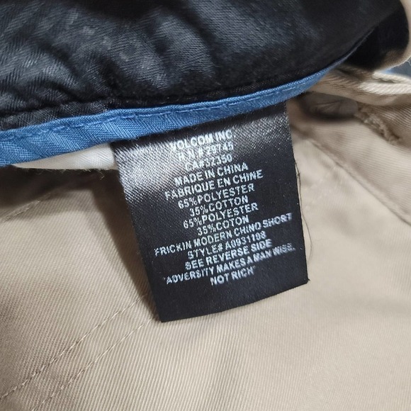 Volcom Men's Casual Shorts Size 40 - Picture 4 of 5
